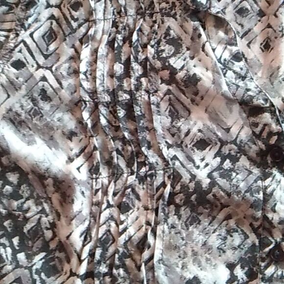 Gloria Vanderbilt button up top - Picture 5 of 14